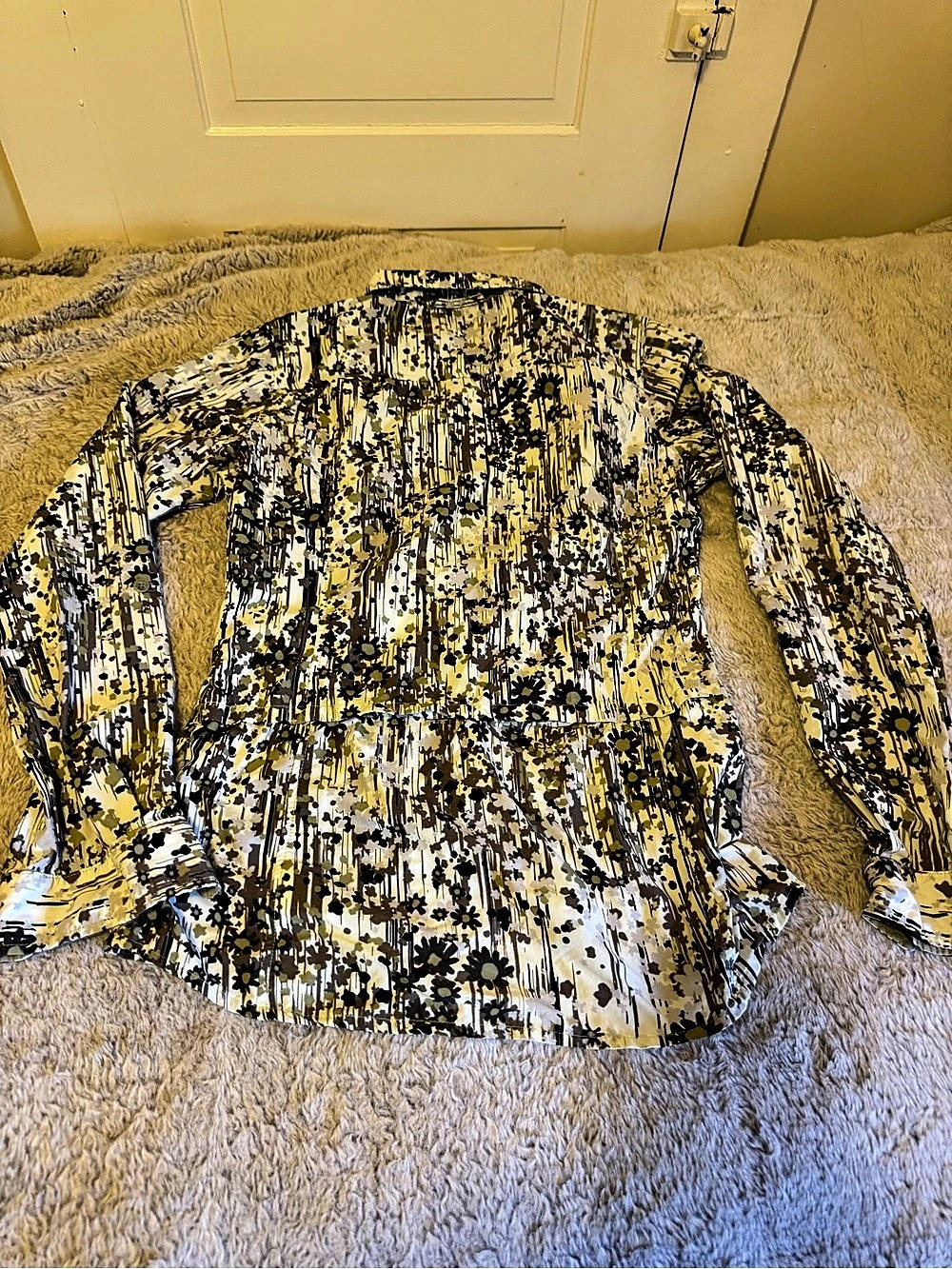 ExOfficio Floral Button Down Yellow & Black Size Small Like New